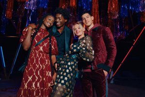 <b>TOMMY HILFIGER  2021 WORLD OF HILFIGER HOLIDAY ϵ</b>